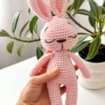 Nertas žaisliukas "Rožinė zuikutė"