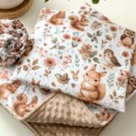 3 dalių Minky komplektas su pa&scaron;iltinimu kapučino Žvėrelių puota